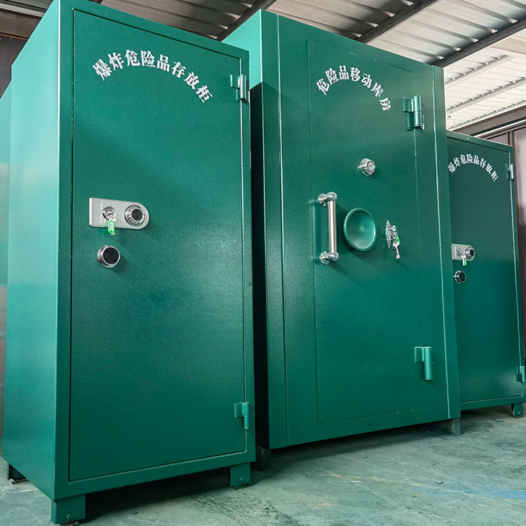 绥芬河危险品存放柜（危险品存放箱）为什么能防火防爆？科学防爆机制与安全保障功能解析