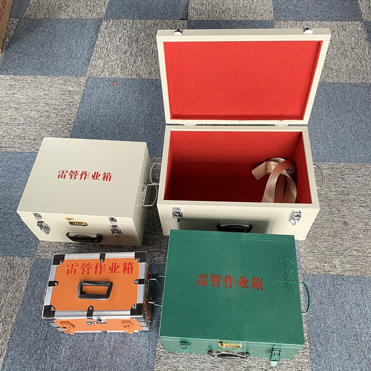 绥芬河爆破工程作业箱如何选择？玻璃钢与传统材质的全面对比
